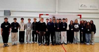 Mundurowa młodzież uczyła się ceremoniału policyjnego