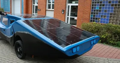 Solarny bolid studentów z Politechniki Łódzkiej wystartuje w zawodach w Belgii